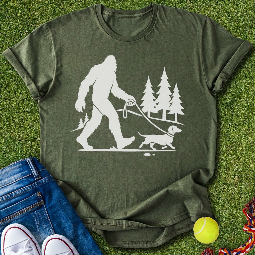 Bigfoot x Doxie T-Shirt - T-Shirt - Heartfur